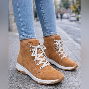 Remonte Leather High Top Sneakers Tan Women’s Size 9 Comfort Shoes